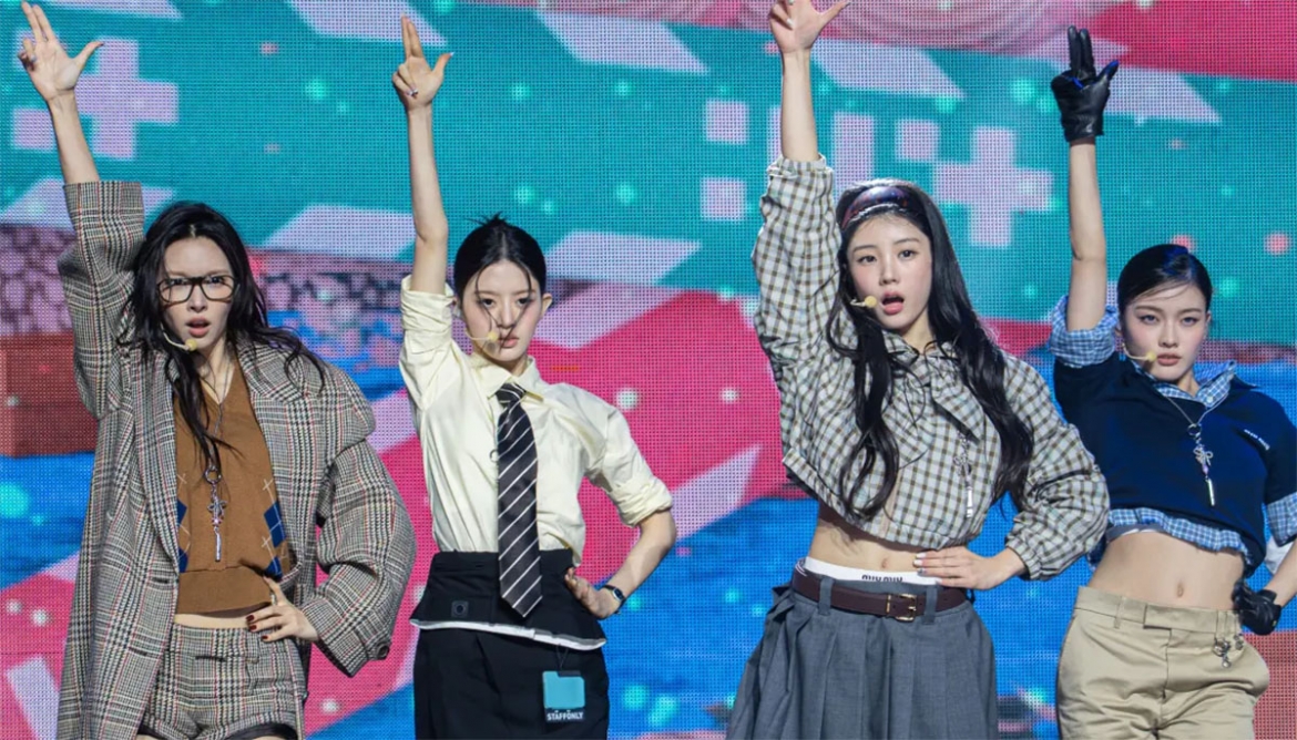 Nhóm nhạc K-pop nữ ILLIT biểu diễn ca khúc chủ đề You're Under Arrest trong EP thứ năm Break even. (Ảnh: Daniela Gonzalez Perez/Koreadaily)
