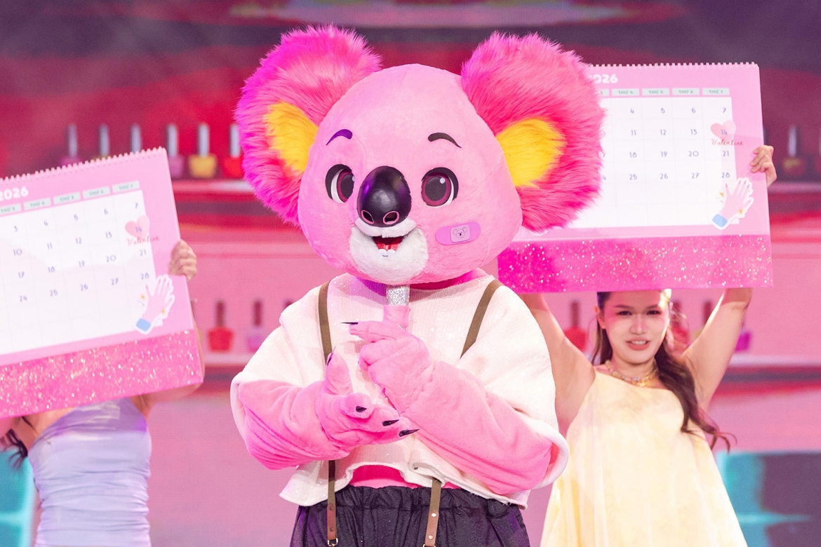 Koalaoke gây bất ngờ với ngoại hình rực rỡ nhưng sở hữu chất giọng trầm ấm, khiến ban cố vấn liên tục thay đổi phán đoán