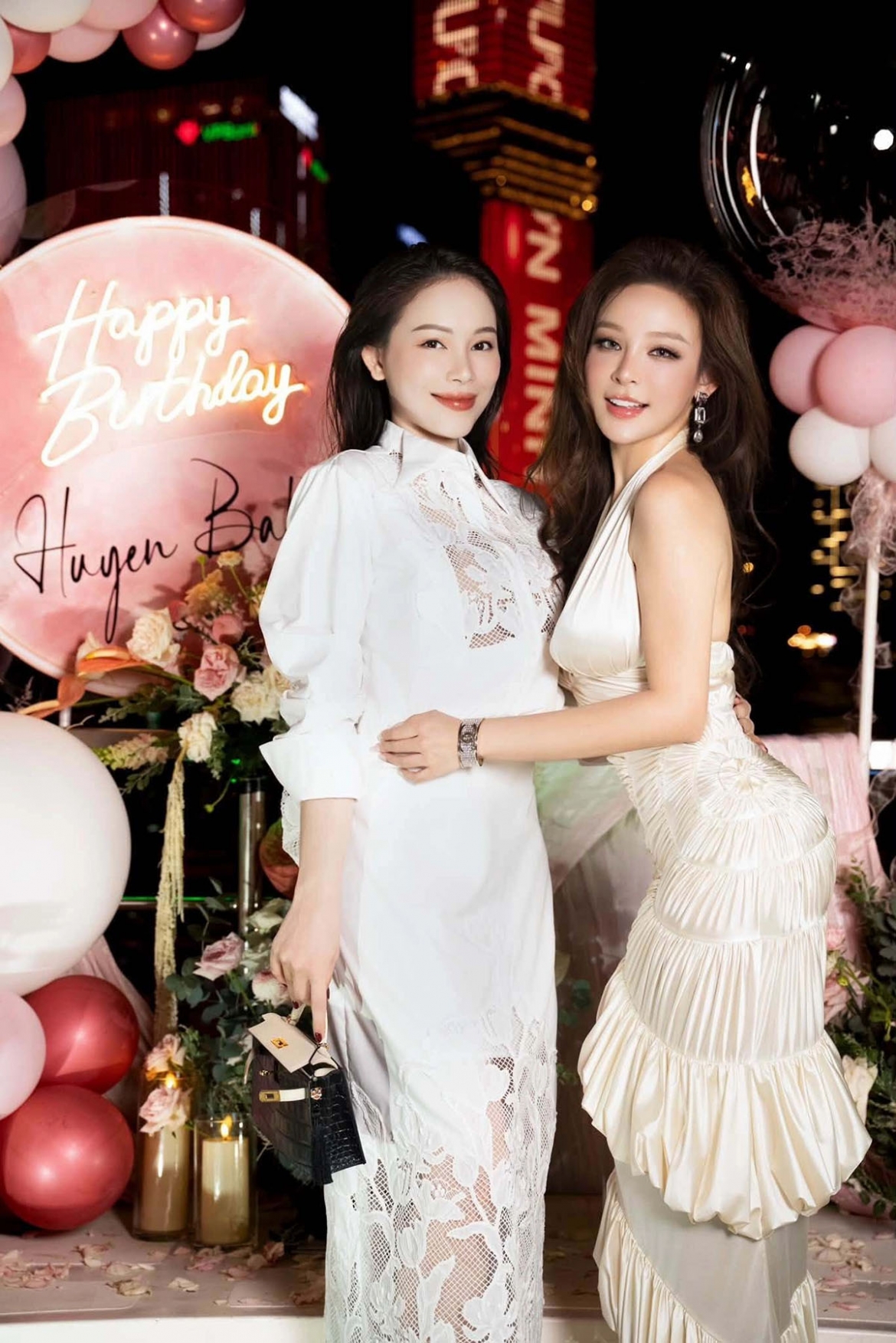 “Dâu hào môn” Linh Rin xách túi tiền tỷ dự sinh nhật Huyền Baby.