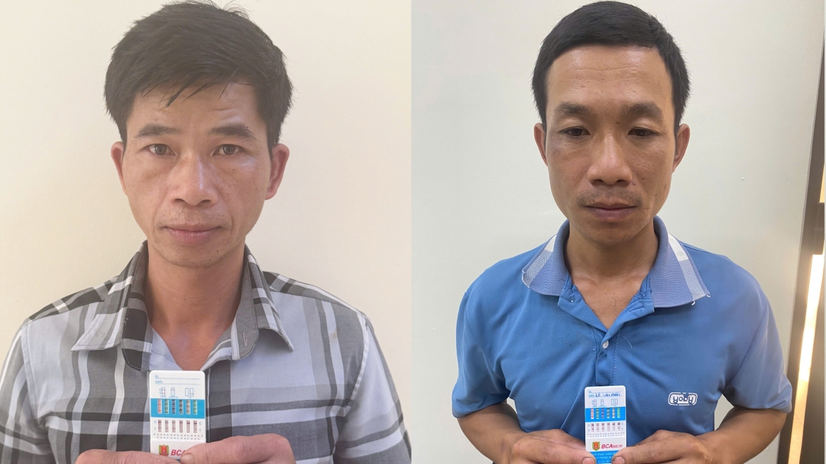 Các đối tượng Lò Văn Thắng, Lò Văn Phấn tại cơ quan công an.