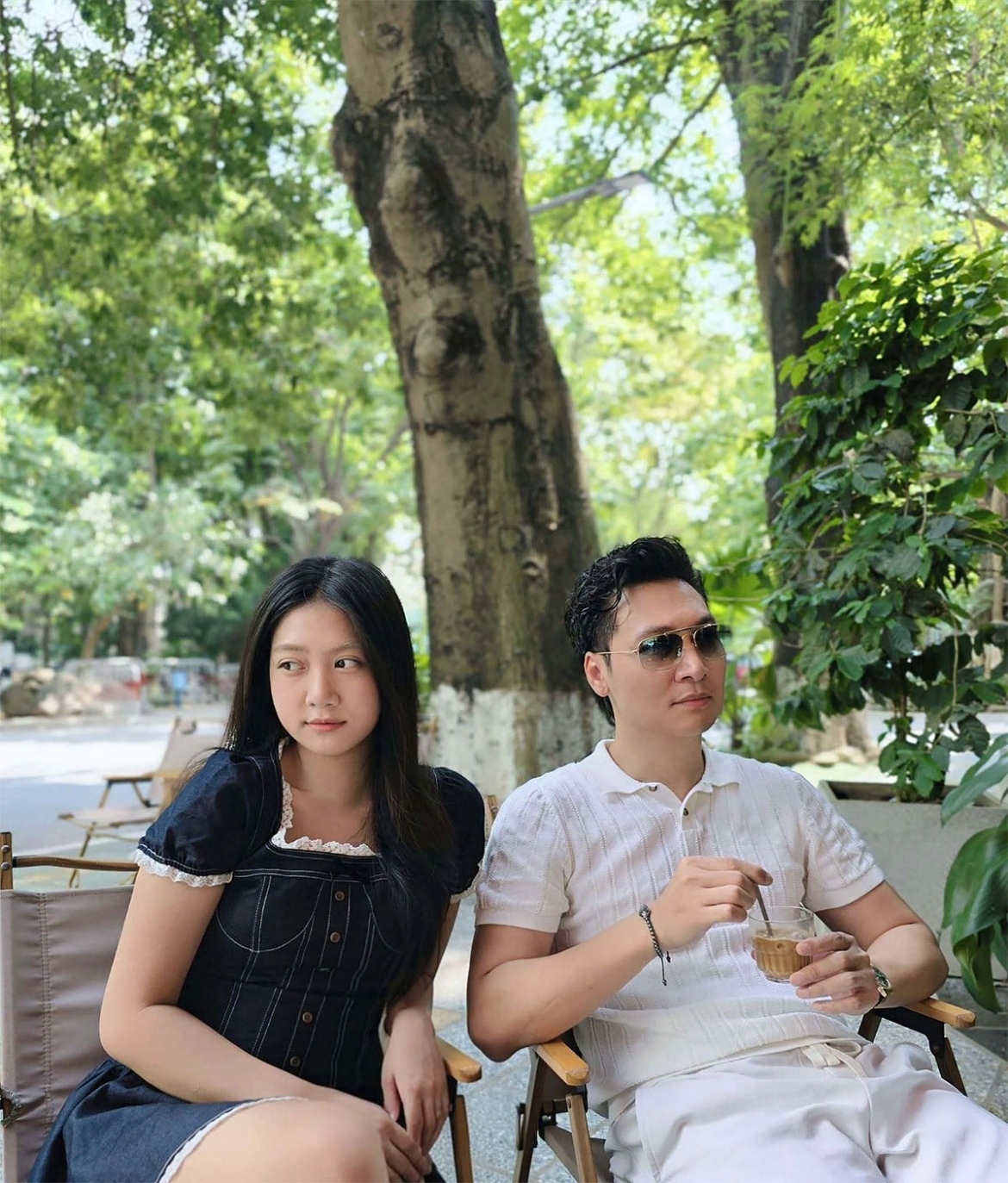 Diễn viên Mạnh Trường đăng ảnh đi cafe cùng con gái đầu lòng 17 tuổi, nhận hàng chục nghìn lượt like.