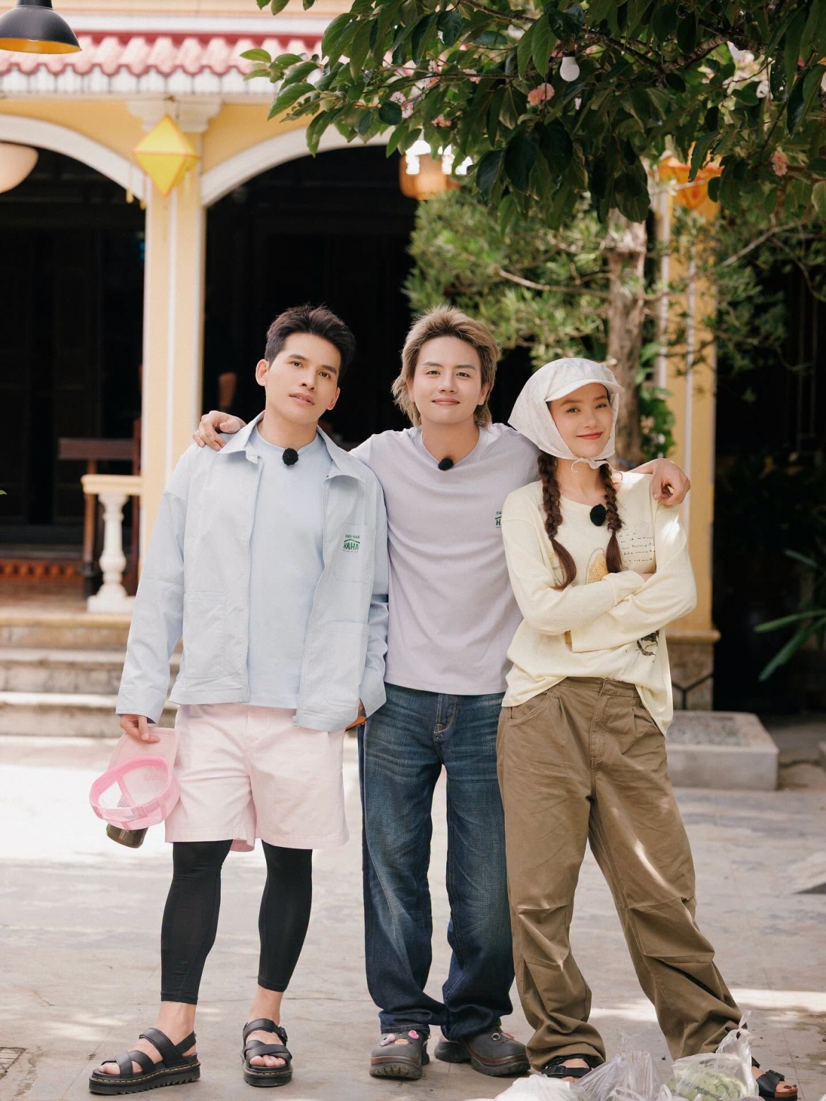 Minh Hằng khoe ảnh tham gia show thực tế với dòng trạng thái hài hước, cho biết hành trình tuy vất vả nhưng vẫn đầy cảm giác chữa lành.