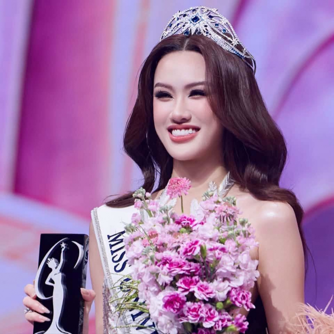 Á hậu 1 Miss Universe Vietnam 2026 Trịnh Mỹ Anh xin lỗi sau ồn ào lộ thông tin nhóm chat nói xấu thí sinh.