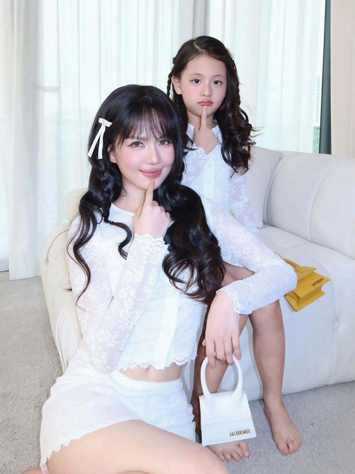 Ngọc Trinh khoe cháu gái giống hệt mình về ngoại hình và phong cách.