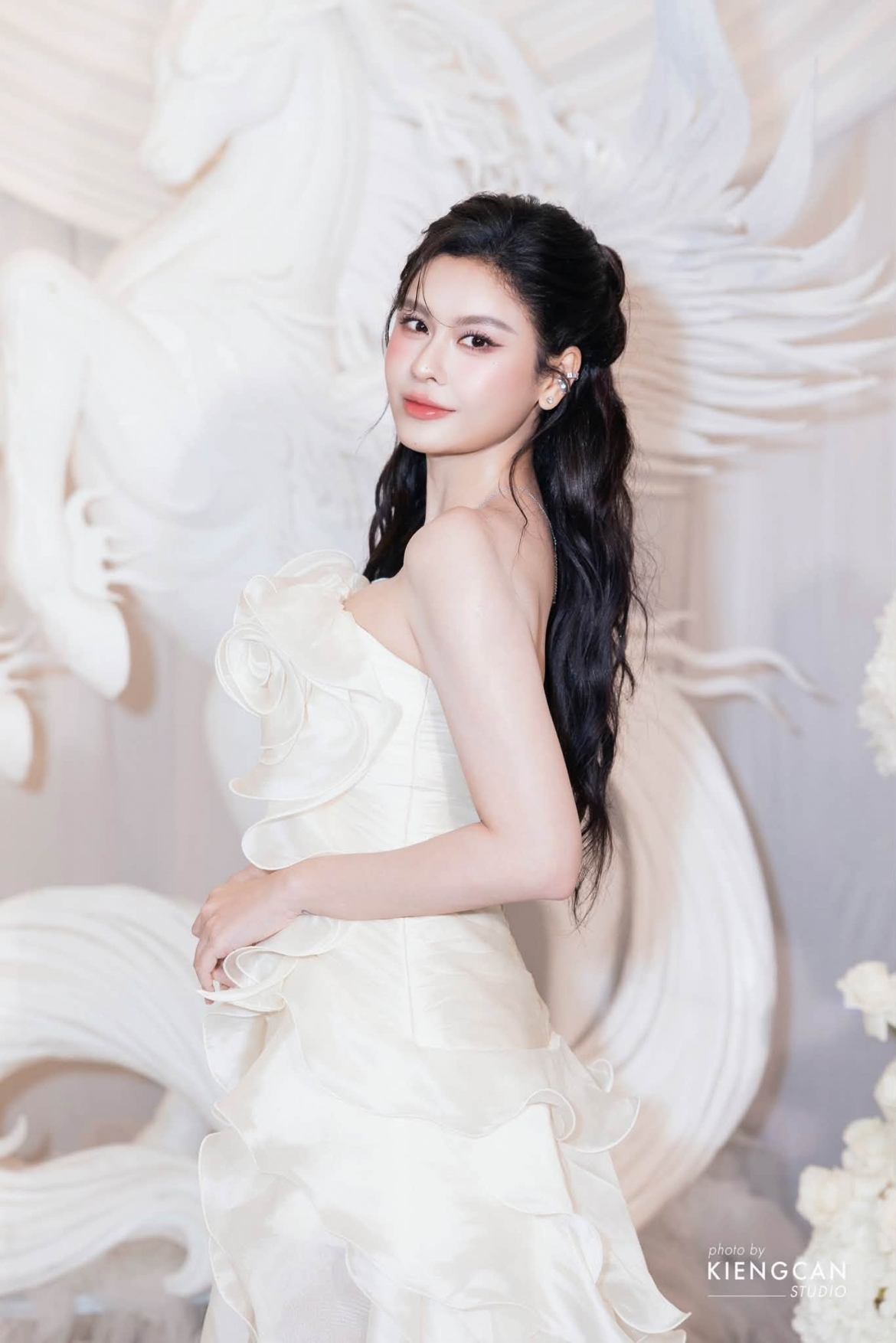 Trương Quỳnh Anh khoe nhan sắc xinh đẹp trong loạt ảnh mới, nhận được nhiều lời khen từ người hâm mộ.