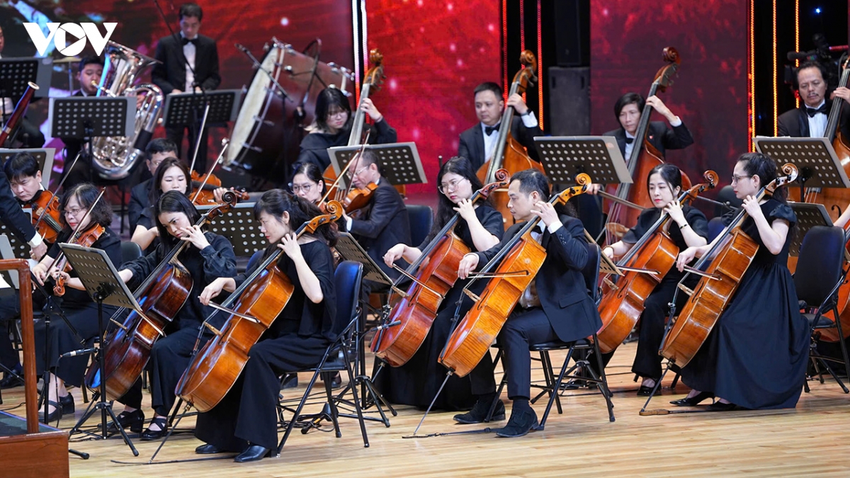 Hoà nhạc nhà hát Hoa Phượng, nơi người dân thành phố Hải Phòng được thưởng thức những tinh hoa âm nhạc thế giới ngay trên quê hương mình.