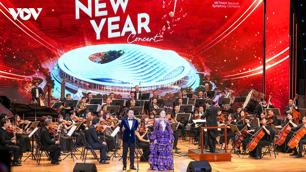 Chương trình nghệ thuật “New Year Concert” ngay sau lễ khai trương Nhà hát Hoa Phượng (TP Hải Phòng).